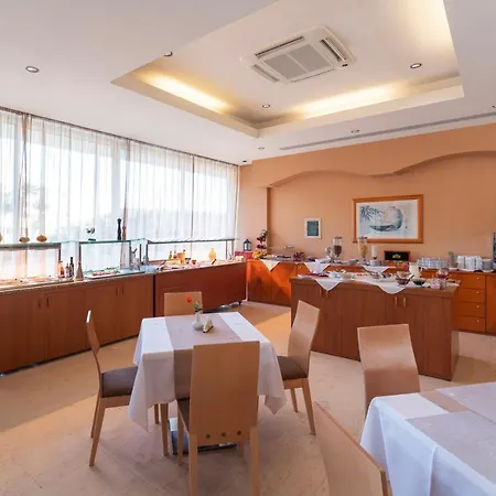 公寓式酒店 阿斯尼恩酒店 4*