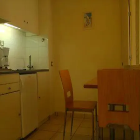 阿斯尼恩酒店 4*