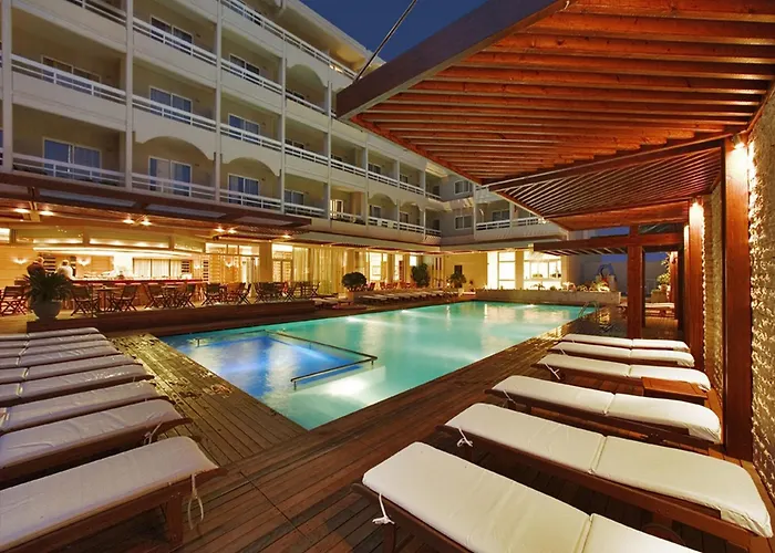 アパートホテル Athineon 4*